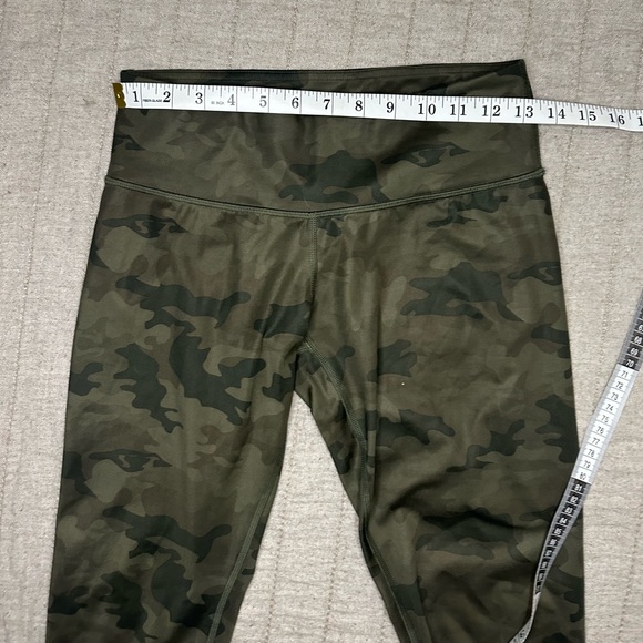 Lululemon Align Leggings 28” - Green Camo - Size 6 - Picture 5 of 5